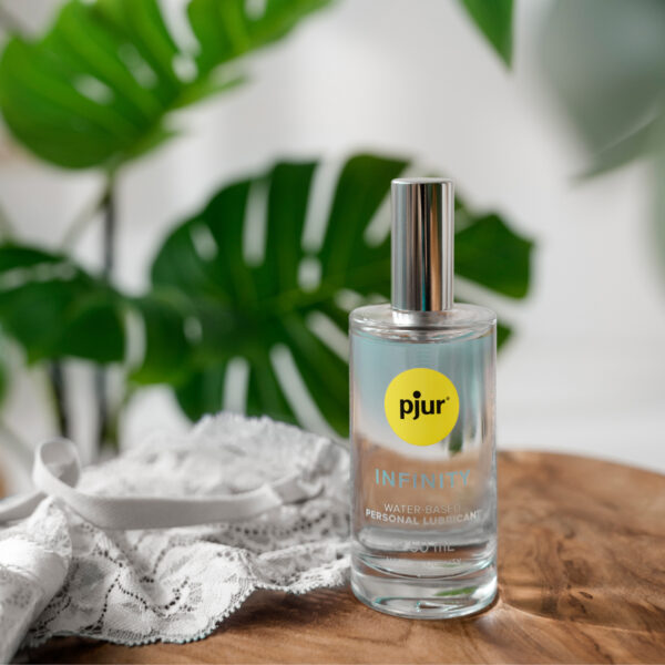 pjur_INFINITY_water-based_50ml_Mood-Image